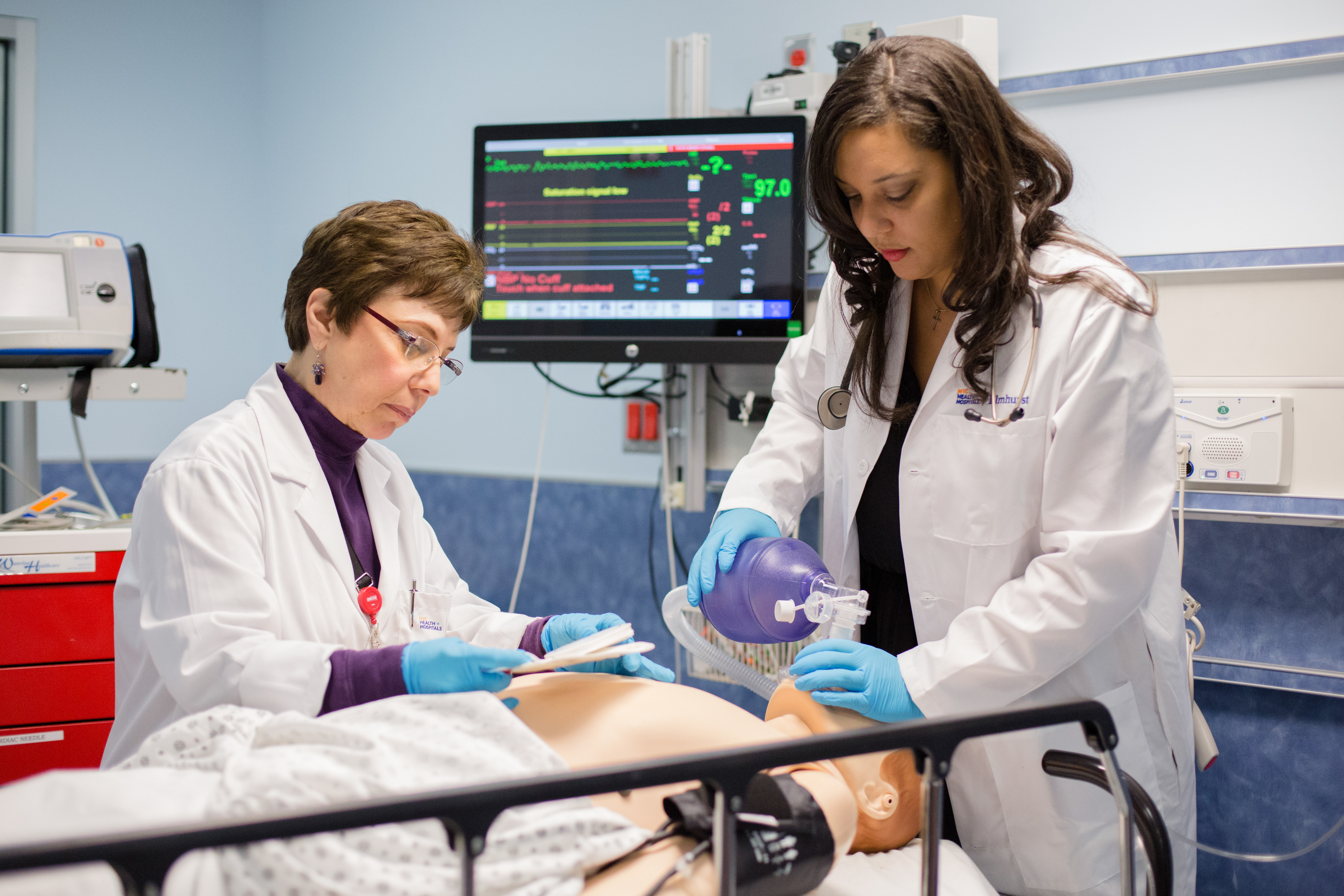 Female Student Practice In A Clinical Simulation Lab SGU